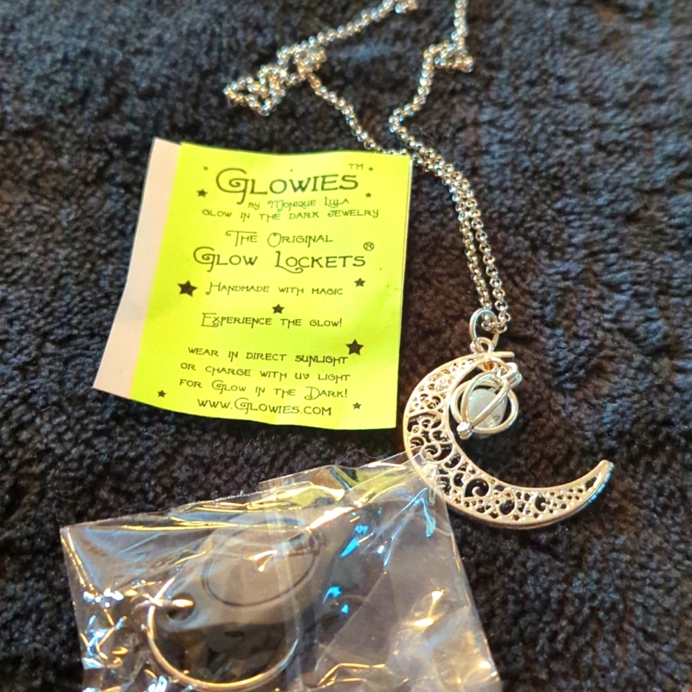 Women's Glowies. Glow in Dark Jewelry New SALE